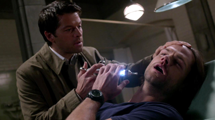 Cas extracts Gadreel's Grace from Sam. Cas extracts Gadreel's Grace from Sam.